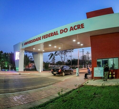 Ufac oferece cursos presencias e gratuitos de inglês para segundo semestre de 2022