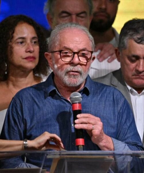 Lula vence eleição presidencial e afirma que o planeta precisa da “Amazônia viva”