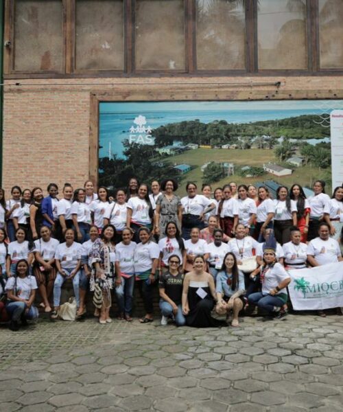 Carta reúne reivindicações das mulheres da floresta e marca encerramento de encontro em Manaus
