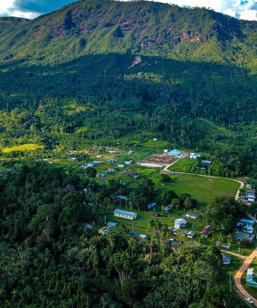 Governo de Roraima se reúne com comunidades indígenas para retomar o plano de visitação turística