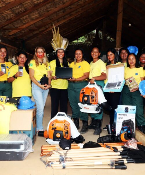 Mulheres indígenas brigadistas  recebem equipamentos para atuação no território Xerente, no Tocantins