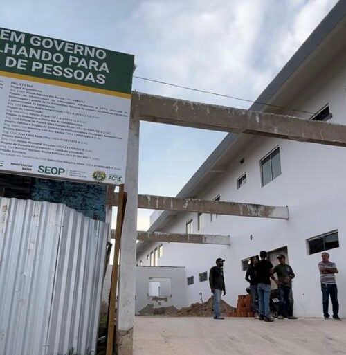 Obras de hospital no interior do Acre são retomadas e passam por inspeção do governo do estado