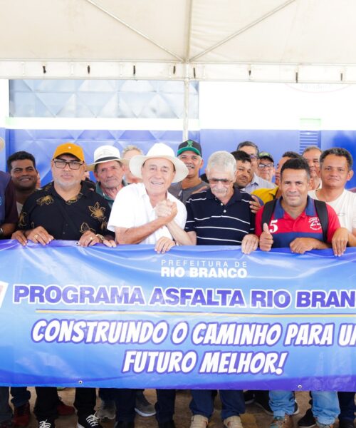 Priorizando mão de obra dos bairros, prefeitura assina a primeira ordem de serviço do Asfalta Rio Branco