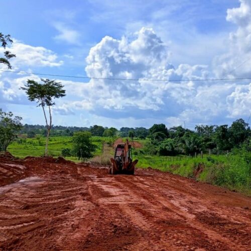Prefeitura de Rio Branco garante escoamento da produção rural durante o período de chuvas