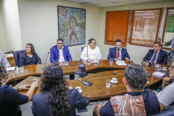 Reunião na Assembleia Legislativa do Acre discute estado da saúde no Hospital Regional do Juruá