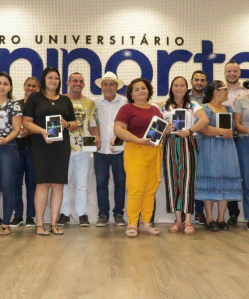 Prefeitura de Rio Branco entrega tablets para Agentes Comunitários de Saúde e Agentes de Combate às Endemias