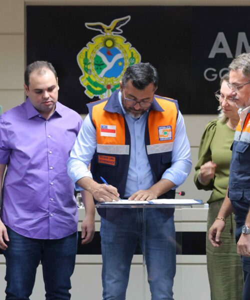 Governador do Amazonas instala comitê de enfrentamento à estiagem e decreta situação de emergência em 20 municípios