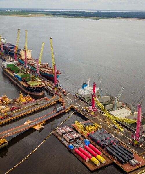 Wilson Lima anuncia licenças prévias para instalação de portos provisórios no Amazonas durante a estiagem