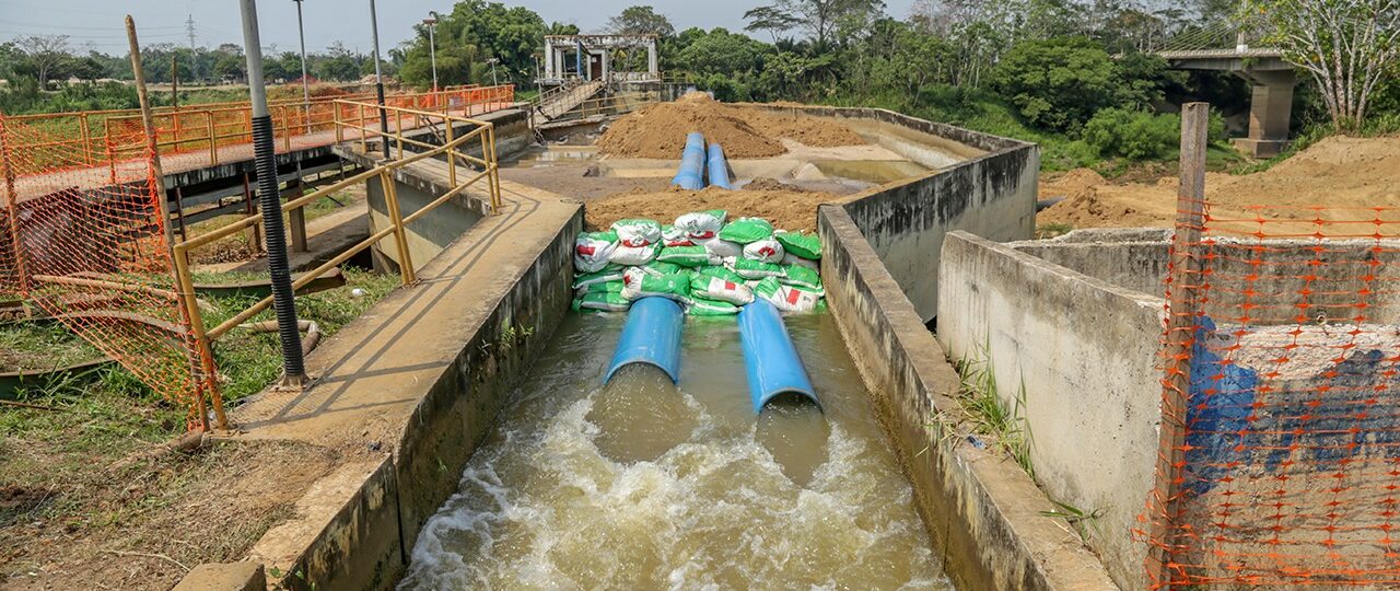 Após trabalhos de recuperação da ETA II, serviço e captação e abastecimento de água é normalizado no município de Rio Branco