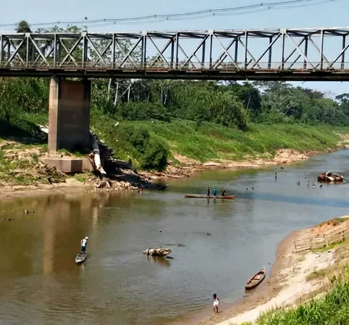 Rio Iaco baixa mais um centímetro e atinge novo nível histórico de seca em Sena Madureira, no Acre