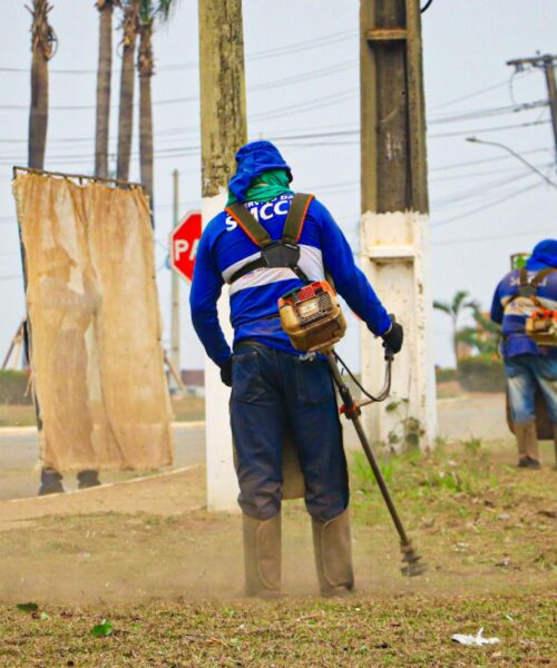 Prefeitura de Rio Branco segue com limpeza da cidade em todas as regionais da capital