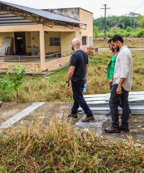 Acompanhado do secretário de obras, Gonzaga visita obras da ZPE que vão agilizar exportação no Acre