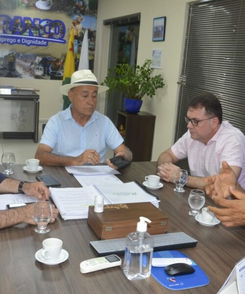 Prefeito de Rio Branco recebe visita institucional de representantes do Programa Calha Norte