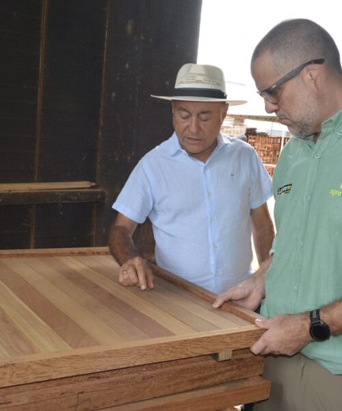 Setor madeireiro reforça apoio à Prefeitura de Rio Branco para construção das casas do “1001 Dignidades”