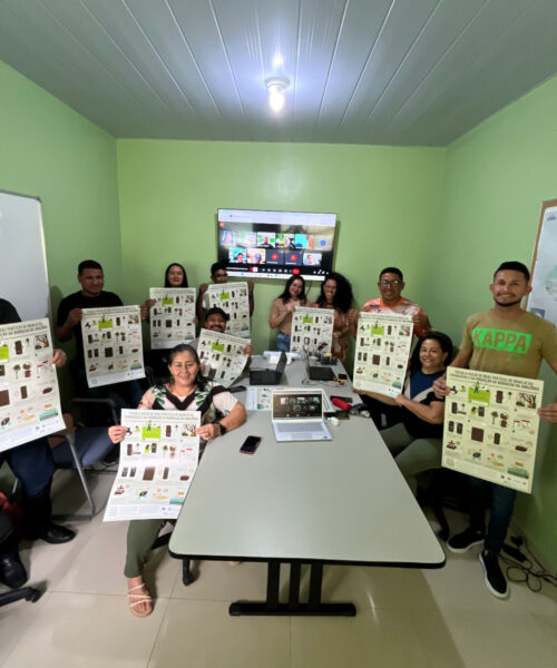 Seringueiros criam cartilha sobre boas práticas do manejo da borracha nativa da Amazônia