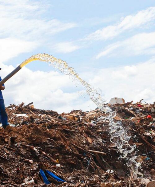 Prefeitura de Rio Branco faz monitoramento de fogo em Aterro de Inertes na capital