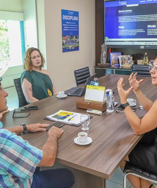 Prefeito de Rio Branco recebe equipe do Sebrae para apresentação de Curso de MBA