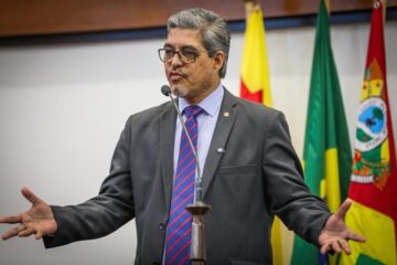 Edvaldo Magalhães alerta sobre impactos das mudanças climáticas e cobra celeridade na abertura de acesso a comunidades isoladas