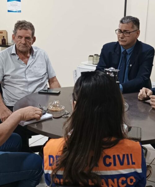 Prefeitura de Rio Branco debate estatégias de enfrentamento à estiagem no município