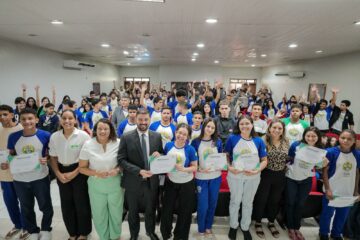 Com mais de cem alunos contemplados, Nicolau Jr leva oficina de redação para Escola Lourival Pinho