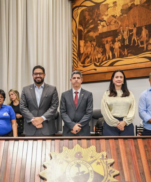 Trabalhadores terceirizados recebem homenagem durante sessão solene na Aleac