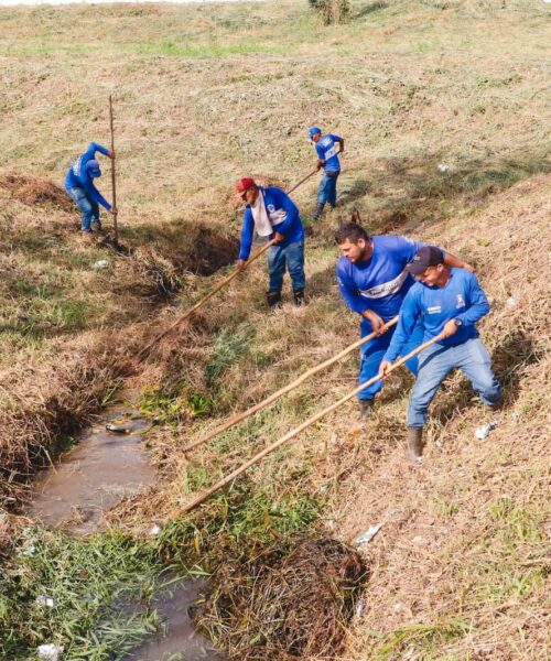 Prefeitura de Rio Branco e Governo do Estado realizam ação de limpeza em córrego, no Dia Mundial do Meio Ambiente