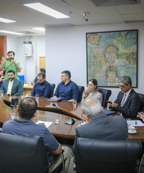 Assembleia Legislativa do Acre discute reformulação do PCCR da Saúde com sindicatos e governo