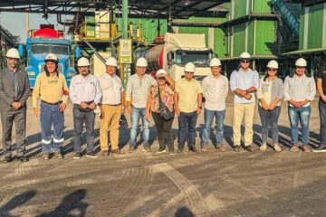 Deputado Luiz Gonzaga visita fábrica no Peru e reforça integração comercial entre Acre e Pucallpa
