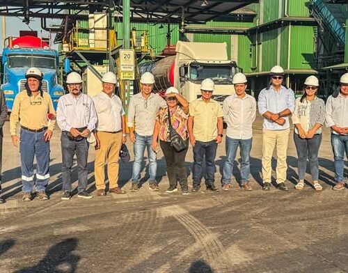 Deputado Luiz Gonzaga visita fábrica no Peru e reforça integração comercial entre Acre e Pucallpa