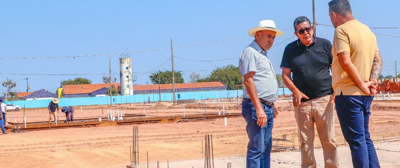 Prefeitura de Rio Branco visita obras do Residencial Rosa Linda e anuncia novas unidades habitacionais