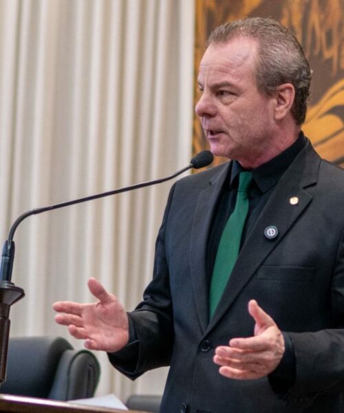 Pedro Longo defende convocação de aprovados no concurso do Iapen e celebra avanço em estrada do Juruá