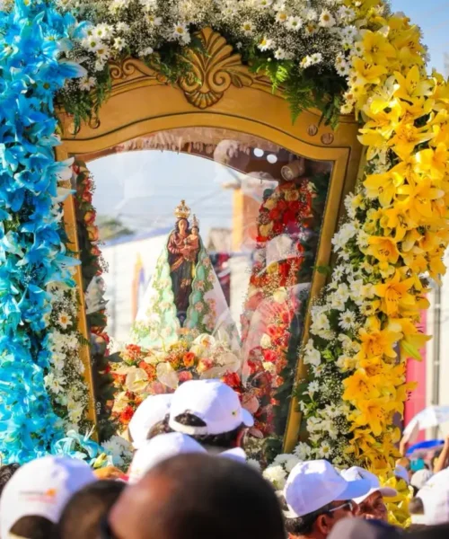 Círio de Nazaré emociona devotos em Macapá e reúne multidão nas ruas da capital