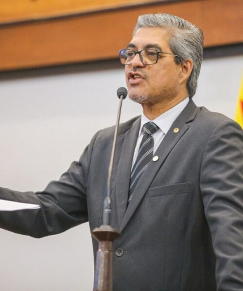 Deputado Edvaldo Magalhães denuncia condições precárias de escolas indígenas e rurais no Acre