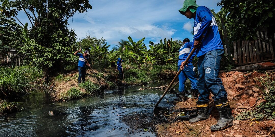 Prefeitura de Rio Branco intensifica limpeza de igarapés para prevenir alagamentos