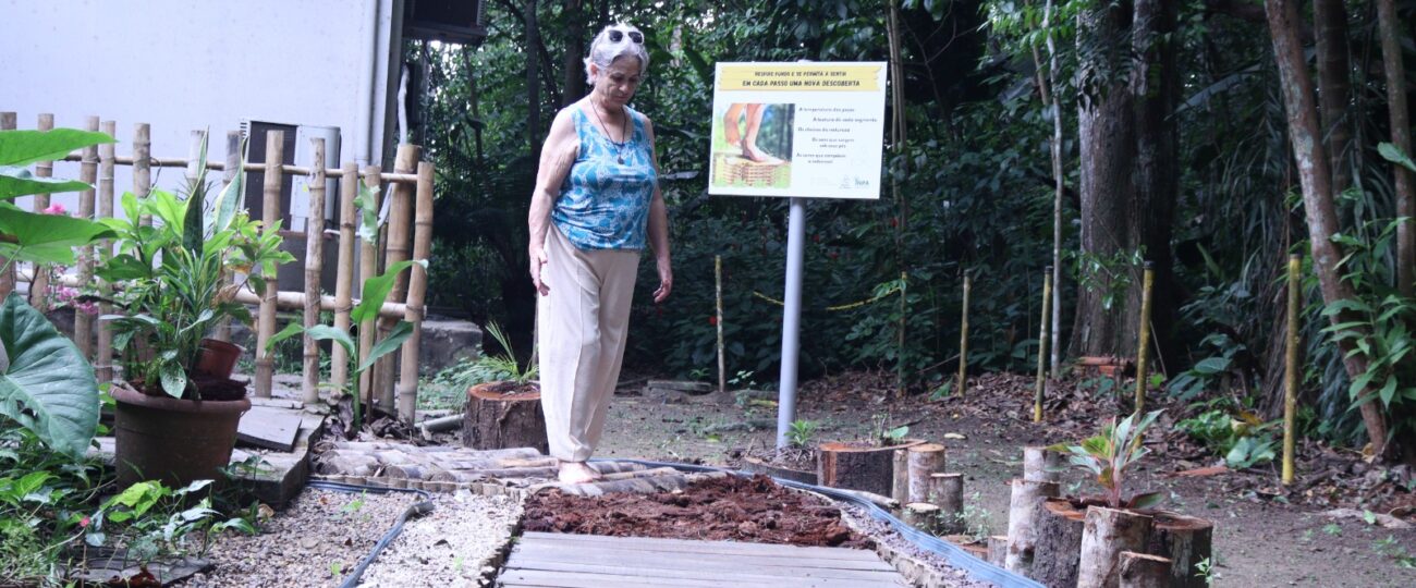 Trilha Sensorial de madeiras amazônicas é novo atrativo do Bosque da Ciência em Manaus