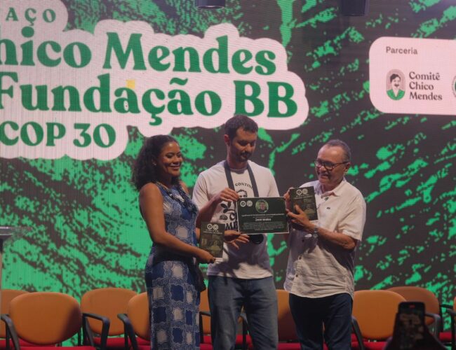 CNS celebra 40 anos de luta na COP30 com homenagens, livro histórico e reconhecimento a lideranças da floresta