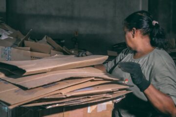 Prefeitura de Rio Branco fortalece parceria com cooperativa e amplia geração de renda com reciclagem