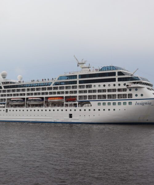 Amazonas abre temporada de cruzeiros 2025/2026 com chegada de quase mil turistas a Manaus