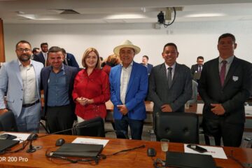 Prefeitos acreanos se reúnem com bancada federal para discutir aplicação de emendas parlamentares