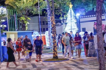 Praça da Revolução reúne famílias em celebração do Natal de Vida, Esperança e Dignidade em Rio Branco