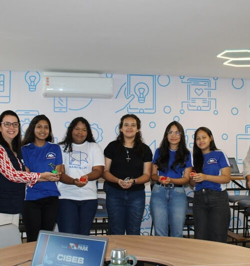 UNESCO reúne gestores e escolas em debate sobre educação digital verde durante a COP30