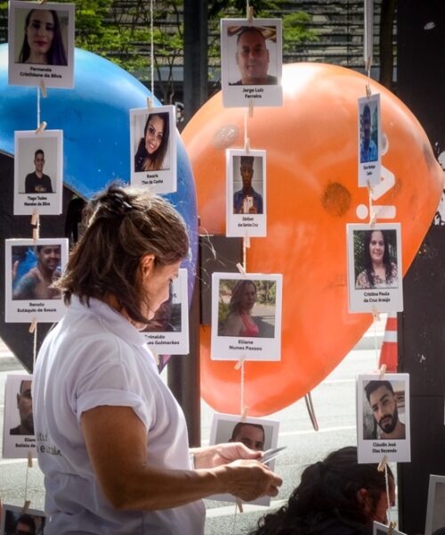 Ato na Avenida Paulista cobra justiça em dia que marca sete anos do rompimento da barragem em Brumadinho