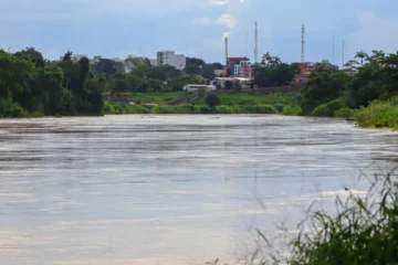 Chuvas intensas elevam níveis dos rios no Acre em quase quatro metros em 24 horas
