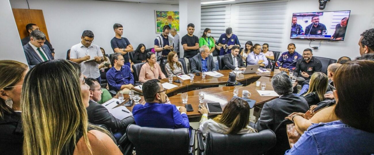 Trabalhadores criticam edital e defendem suspensão da terceirização do Hospital do Alto Acre em reunião na Aleac