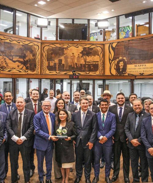 Em solenidade na Aleac, Afonso Fernandes assume presidência do Parlamento Amazônico