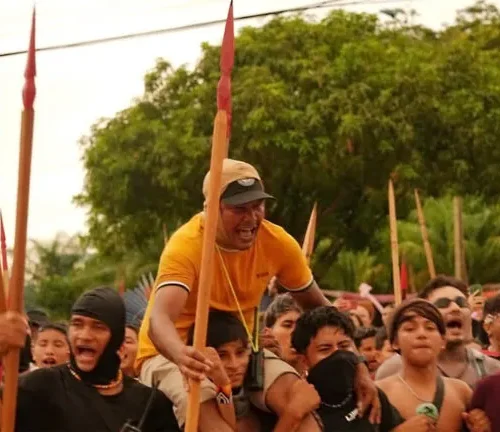 Pressão indígena faz governo recuar sobre hidrovias na Amazônia
