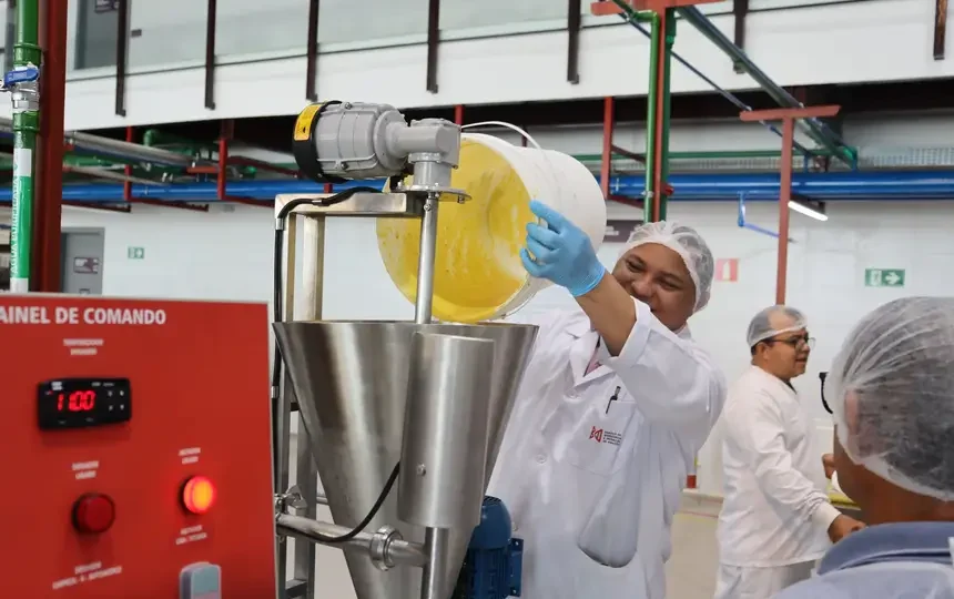 Governo do Pará fortalece bioeconomia com apoio a cooperativas de polpas