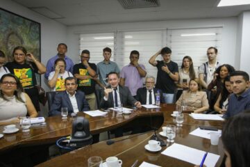 Comissão de Saúde debate reforma do Hospital de Feijó em reunião na Aleac