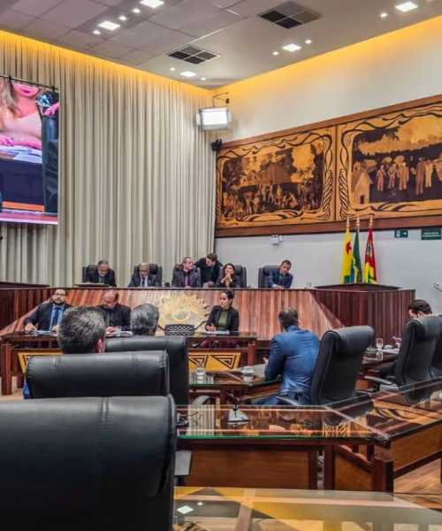 Após impasse e pressão, reajuste de servidores é aprovado por unanimidade na Aleac