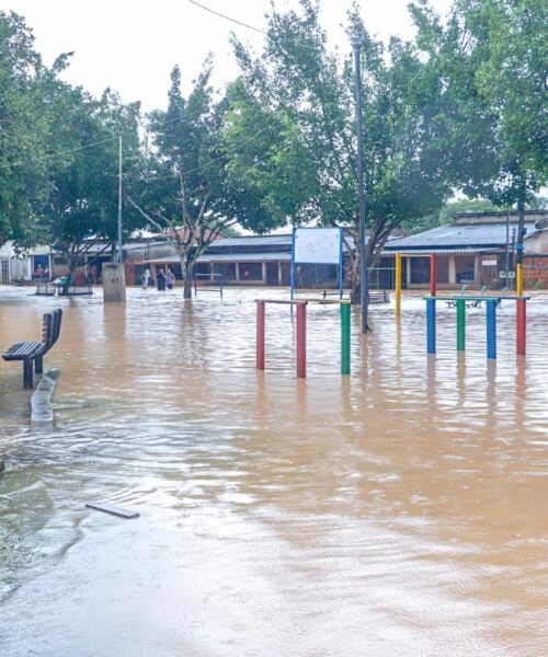 Prefeitura de Rio Branco instala gabinete de crise no bairro Plácido de Castro para atender famílias atingidas por enxurrada